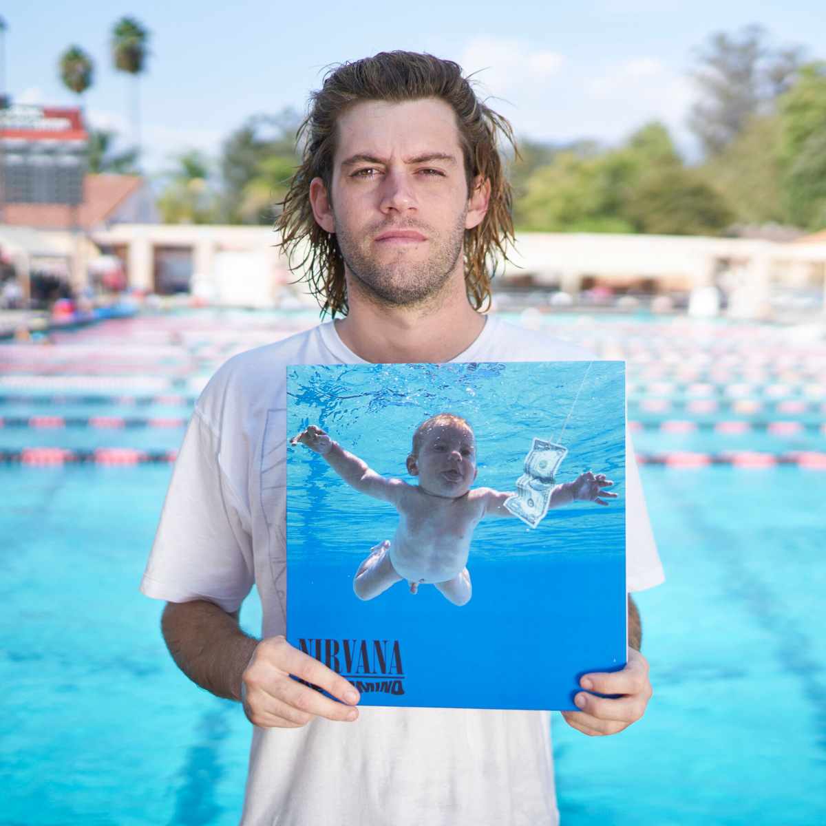 Спенсер Элден с альбомом “Nevermind”