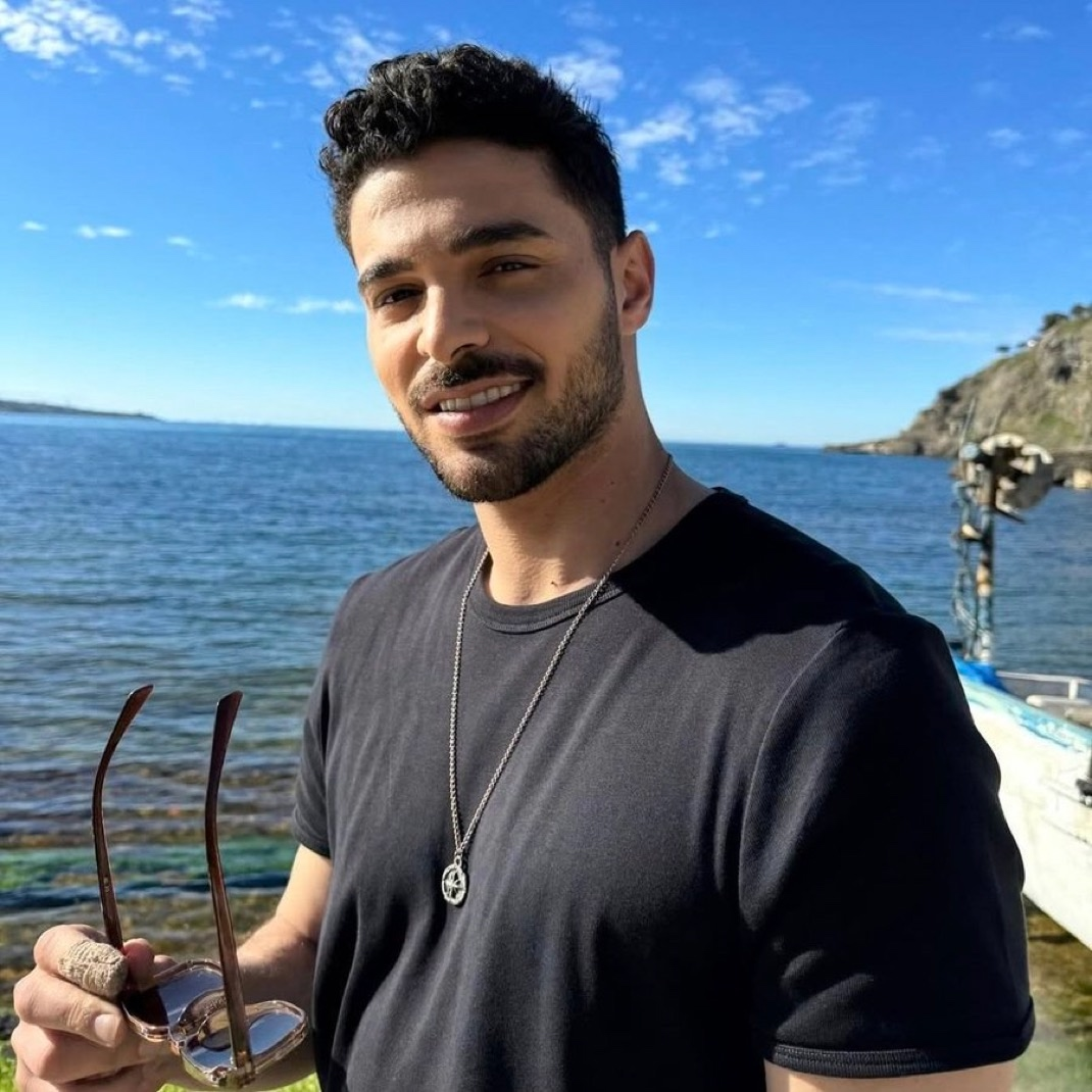 Фото актера в социальных сетях