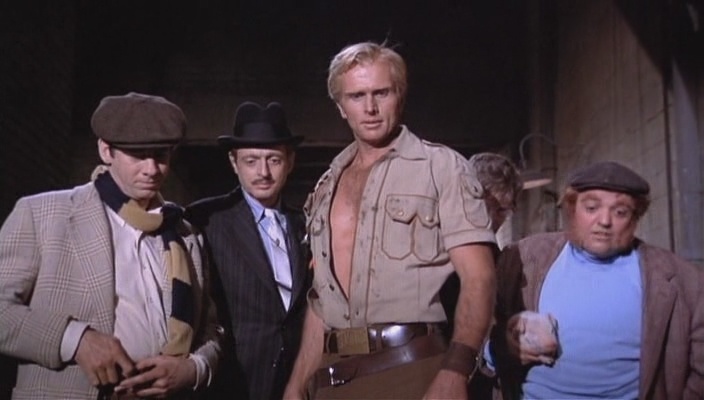 Кадр из фильма «Док Сэвэдж – человек из бронзы» (1975)