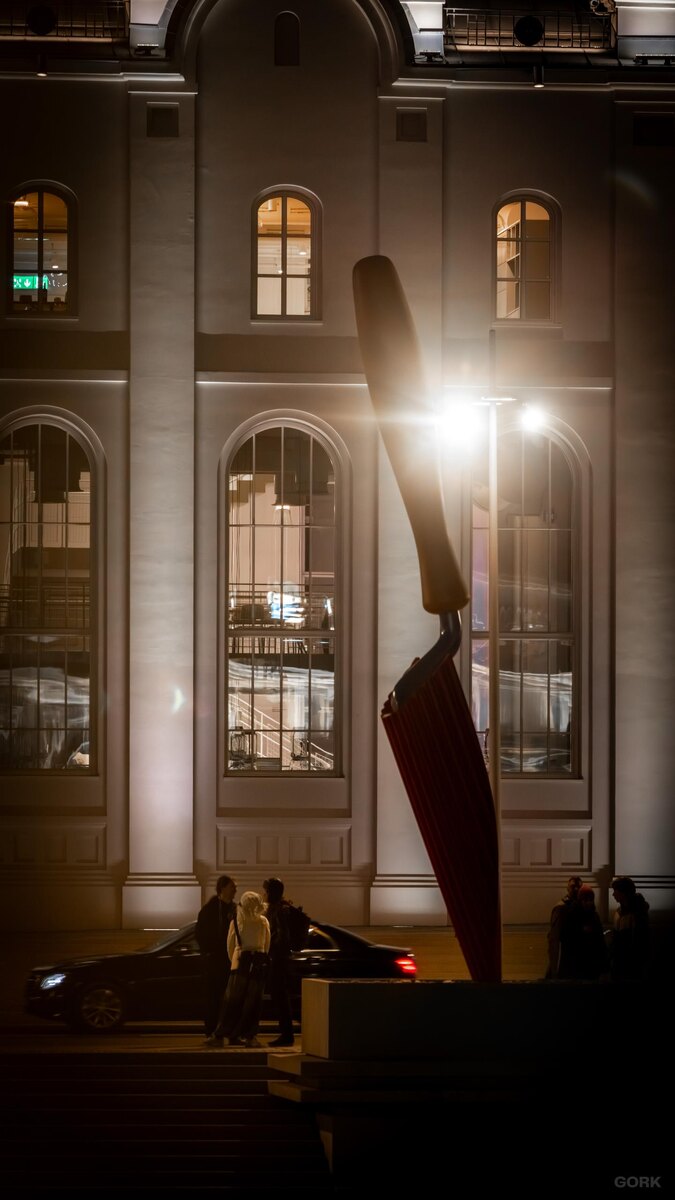 Авторы: Claes Oldenburg, Coosje van Bruggen | Гео: Москва, RU | Фото: GORK