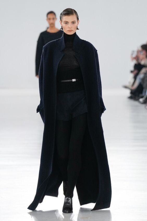 Королевская длина для современных женщин