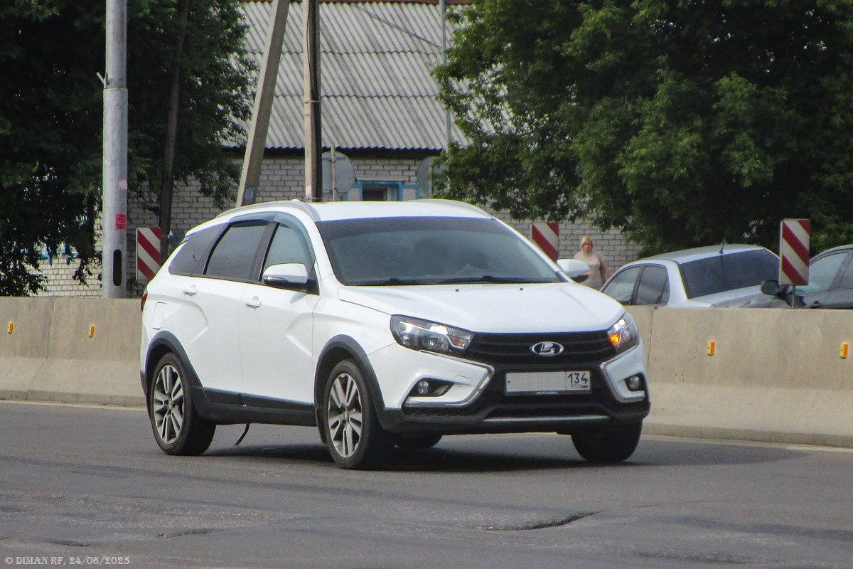 LADA Vesta SW Cross (GFK110), 2020г.в. в цвете Ледниковый.