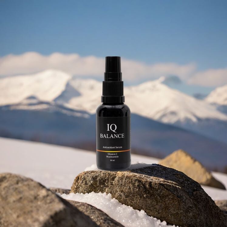 Увлажняющая сыворотка IQ BALANCE для лица с витамином С ниацинамидом и гиалуроновой кислотой. OZON: арт. 1723414889 WB: арт. 291381788