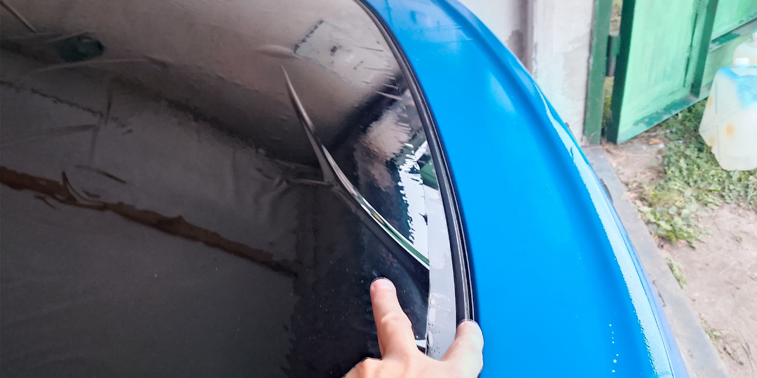 Тонировка заднего стекла (задней полусферы) на Лада Гранта. Секреты тонировщика.