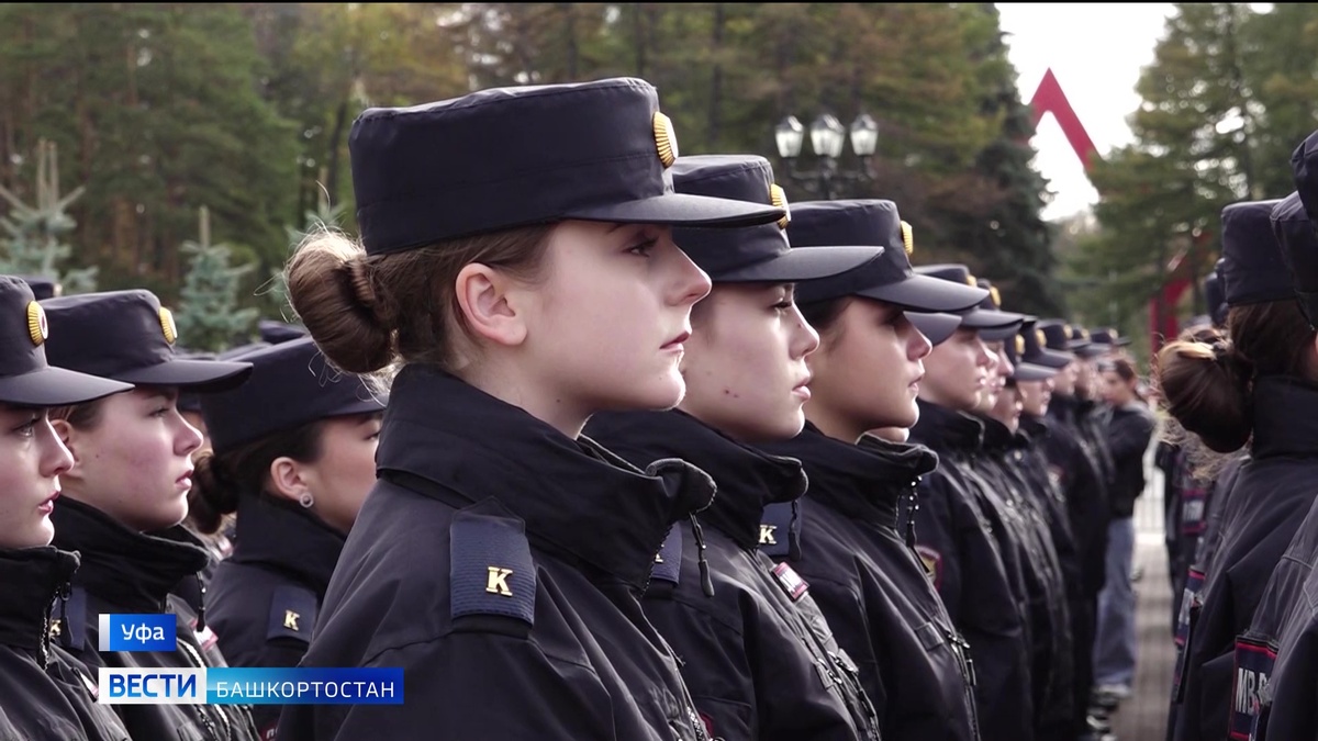    В Уфе 237 первокурсников института МВД принесли присягу