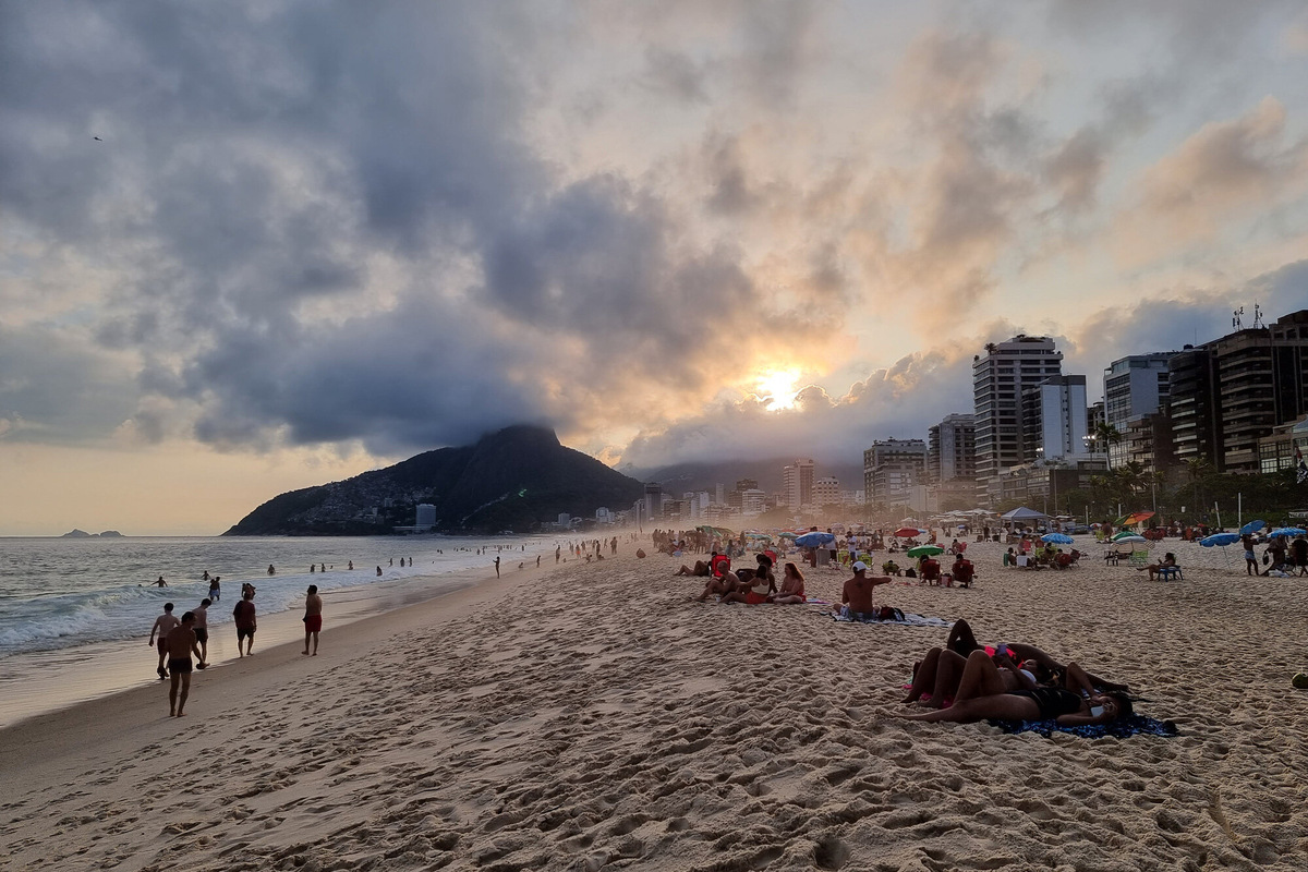 Встречаем закат на Ипанеме. Фото: Дарья Елисеева
