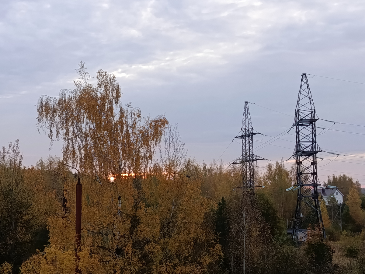 Рассвет 4 октября – солнышко подмигнуло из-под пухлого облачного одеяла