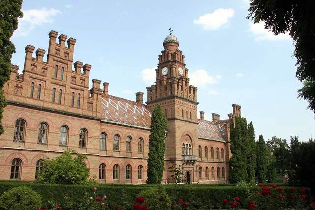 © commons.wikimedia.org / CC BY-SA 4.0/Wadco2
Черновицкий национальный университет имени Юрия Федьковича