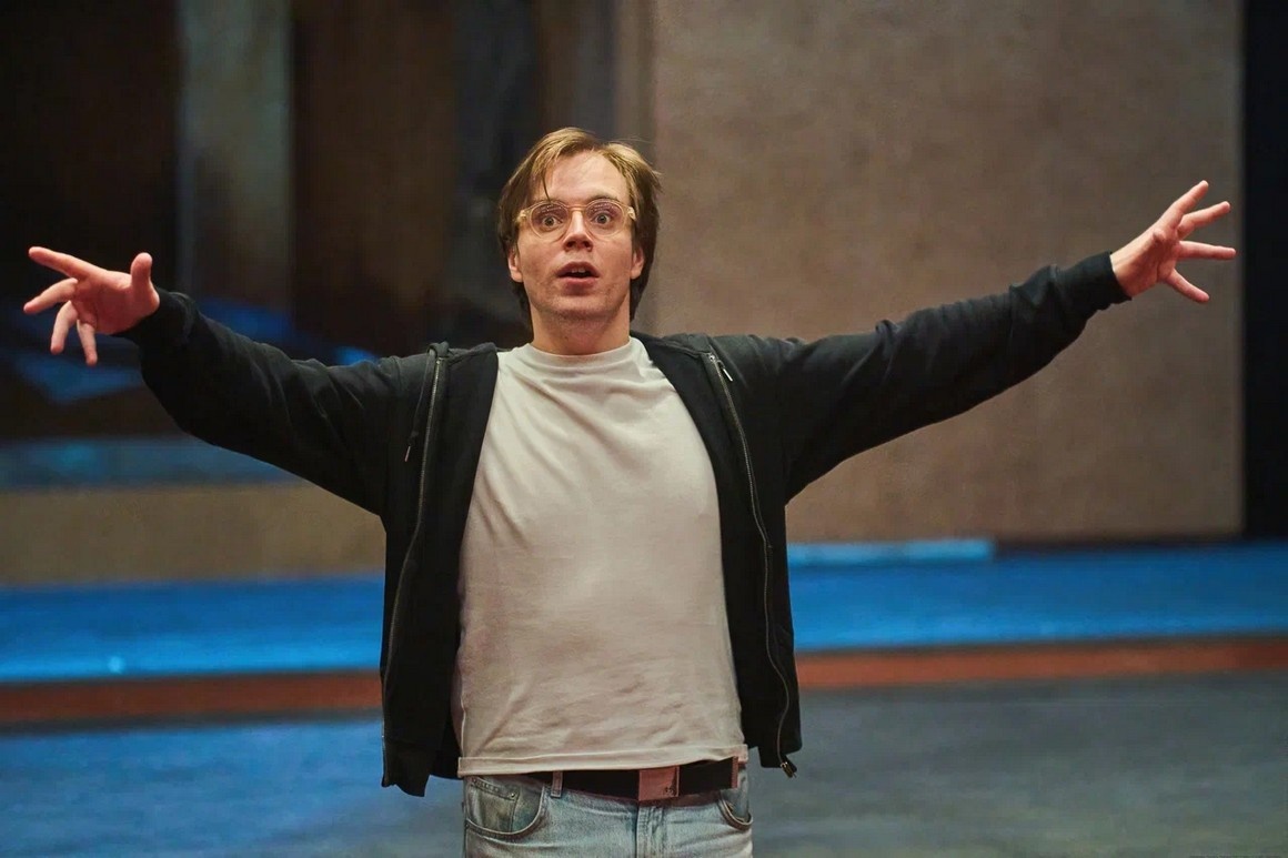 Лев Северухин на репетиции спектакля "Самоубийца", 2025 г. Фото Виктора Дмитриева