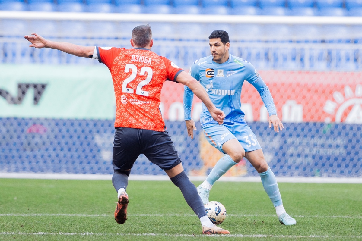     Артём Дзюба против «Зенита». Фото: ФК «Зенит»