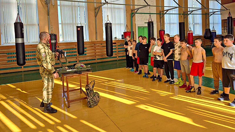    Казаки провели урок мужества для юных боксеров