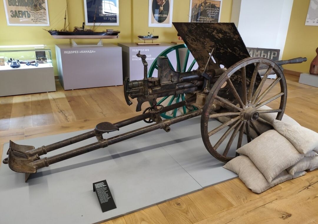 Автоматическая траншейная пушка Макклина Mk III, единственный сохранившийся в России экземпляр. Экспонируется в Архангельском краеведческом музее. 