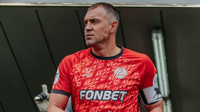 Артем Дзюба мог «похоронить» свою бывшую команду, но ударил с 11 метров на последних минутах в перекладину 