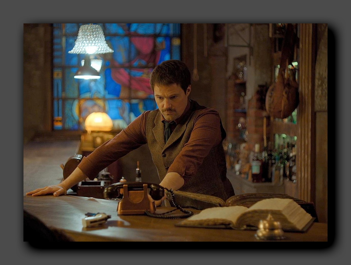 Кадр из сериала «Бар “Один звонок”»