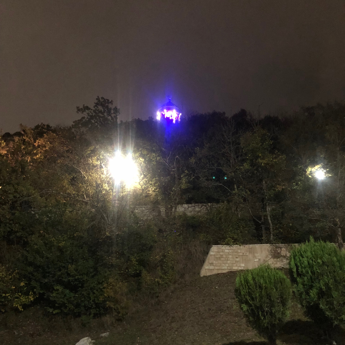 Слегка пугающая таинственность, но интрига сильнее