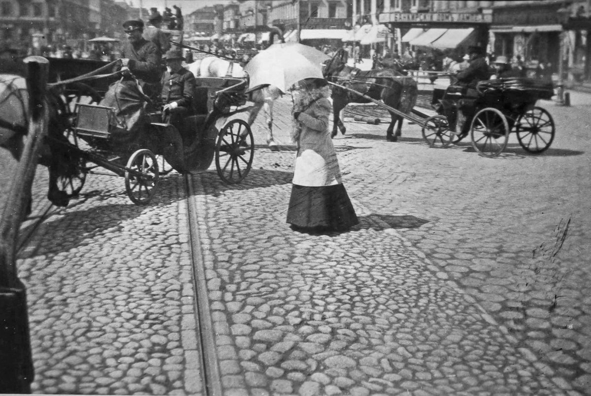 У Казанского собора Автор фотогалереи: михель гофман
Дата публикации: 18.01.21 Автор в профиле разрешил использование своих фотографий на правах Creative Commons 3.0, без модификации, с указанием автора фотографии и ссылки на сайт публикации ( FotoTerra.ru )