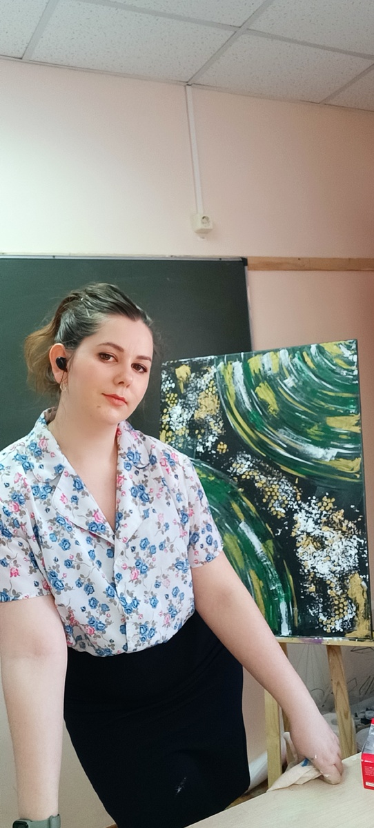 фотка не шипко новая, но новых у меня не много, так как выгляжу не очень после кризиса и небольшой депрессии. В ближайшее время приведу себя в порядок и обязательно покажусь вам :)