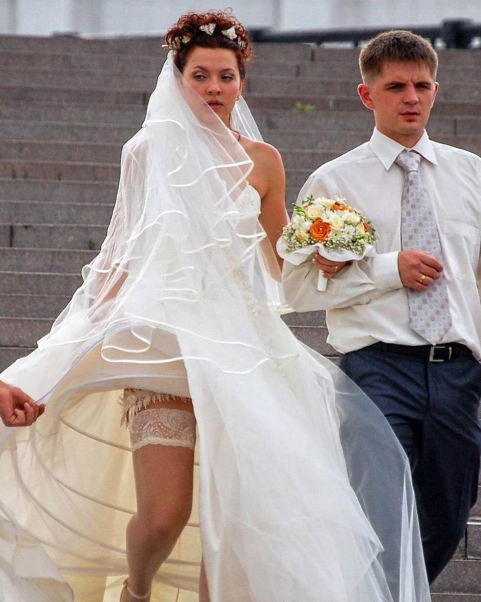 Свадебное платье на кольцах. Яндекс фото.