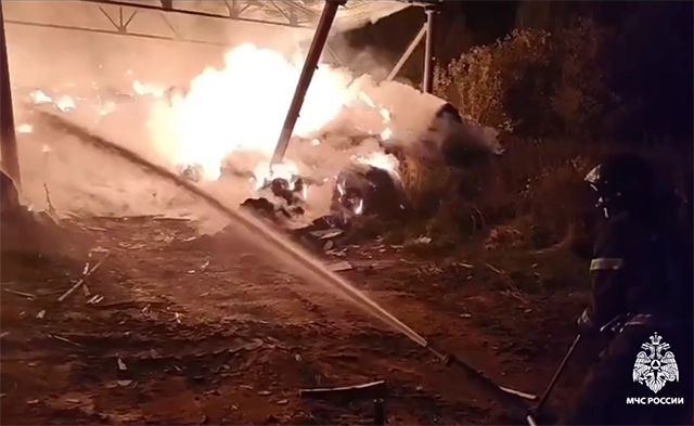 В центре Ржева в Тверской области сгорело нежилое здание