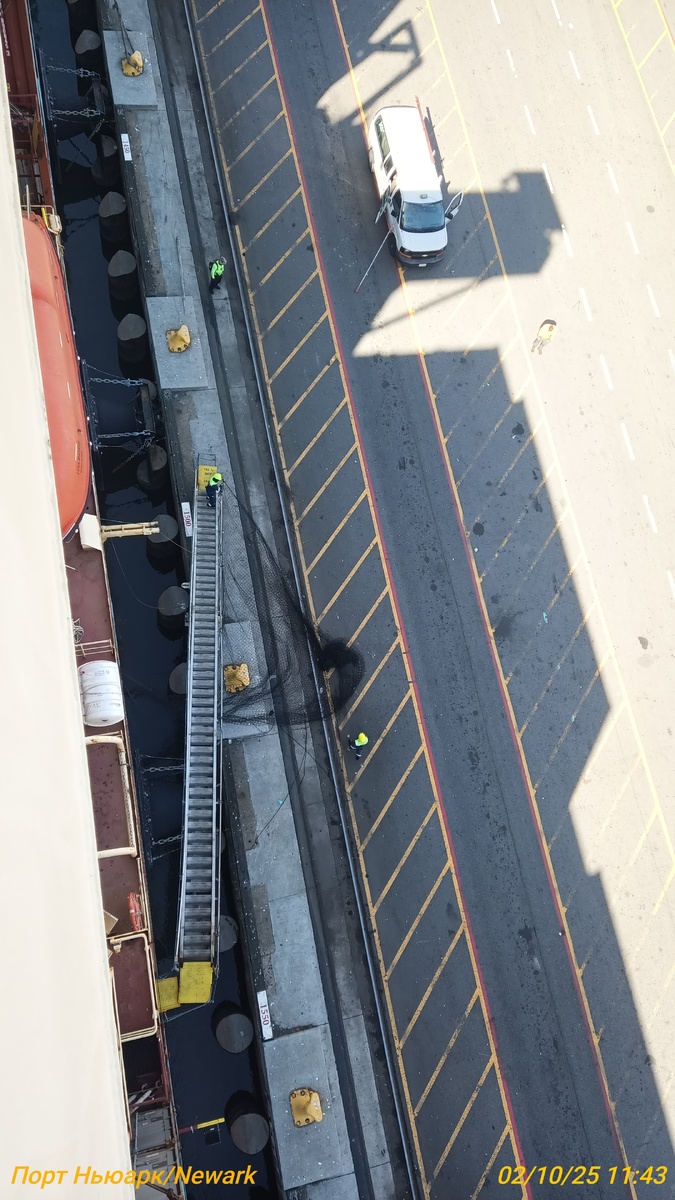 Установка сетки под сходней. 