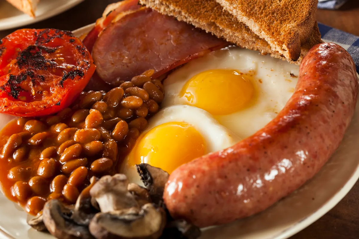 Фото: [iStock]. Источник:  https://www.spectator.co.uk/article/the-full-english-is-a-breakfast-to-be-proud-of/