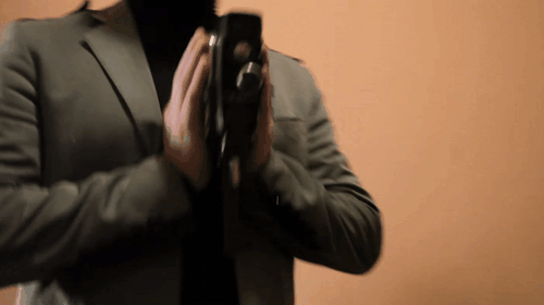 Умышленная тряска камеры в начале ролика (gif-ка)