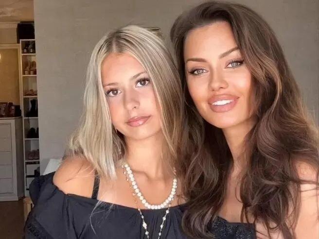    Виктория Боня с дочерью