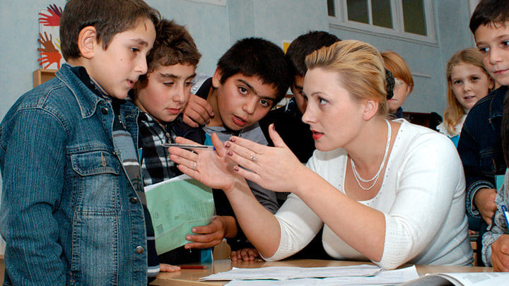    Учить детей мигрантов в русских школах мы почему-то должны за свой счёт. Фото: Viktor Pogontsev/Globallookpress