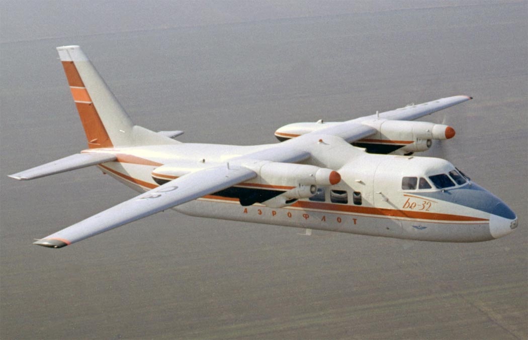 Бе-32 в полете - airwar.ru