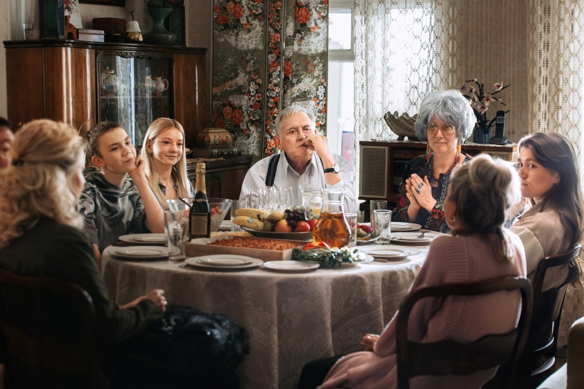 Кадр сериала «Кузнецовы ТВ»