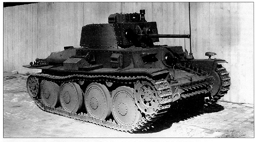 Только что сошедший с конвеера Pz.38(t) во дворе завода ВММ, 1939 год. Из книги М.С.Барятинского «Славянская броня Гитлера». Из открытых источников
