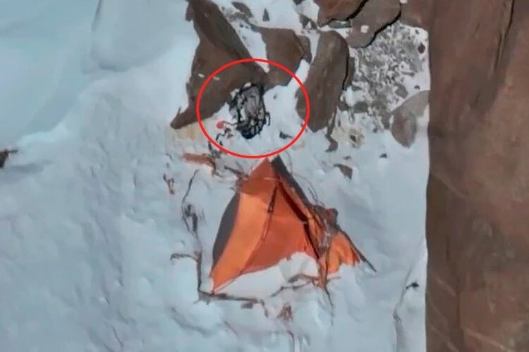 фото палатки  Натальи Наговициной  с черным рюкзакоми без него