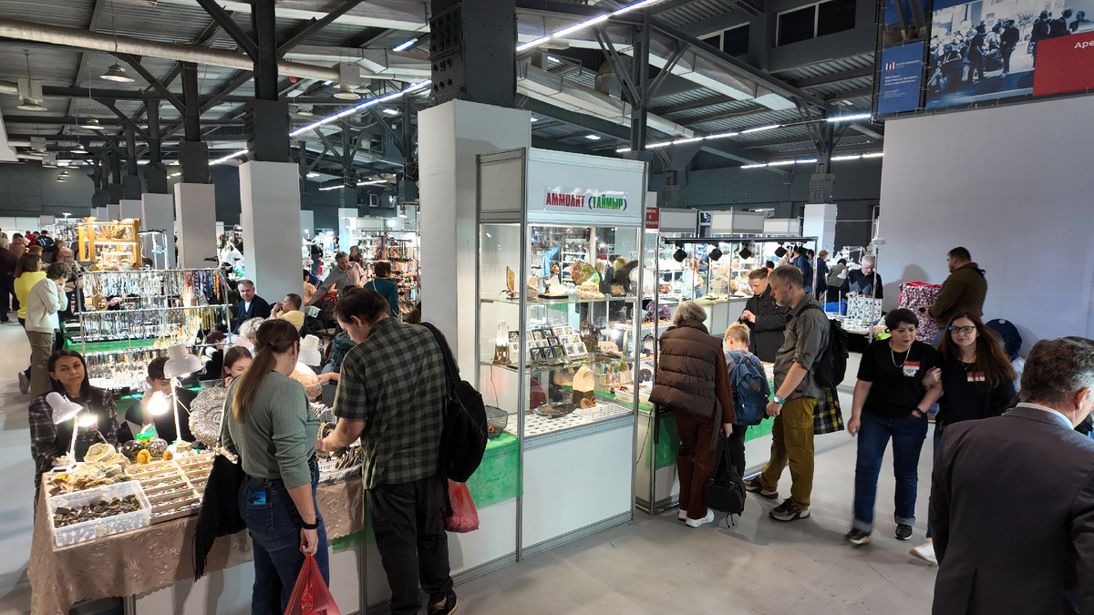 Эти фотографии снимала перед самым закрытием, поэтому посетителей уже не так много