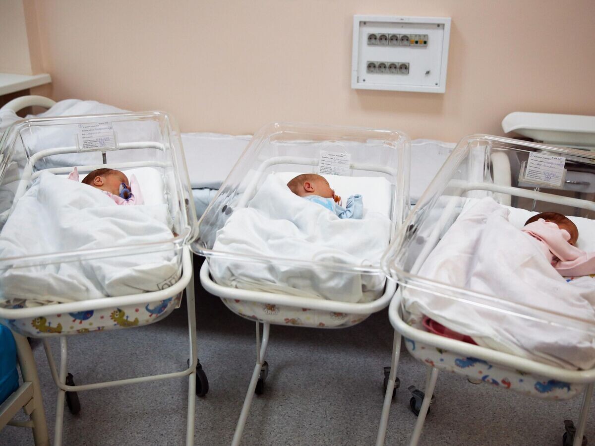    Младенцы в отделении реанимации и интенсивной терапии новорожденных © РИА Новости / Виталий Тимкив
