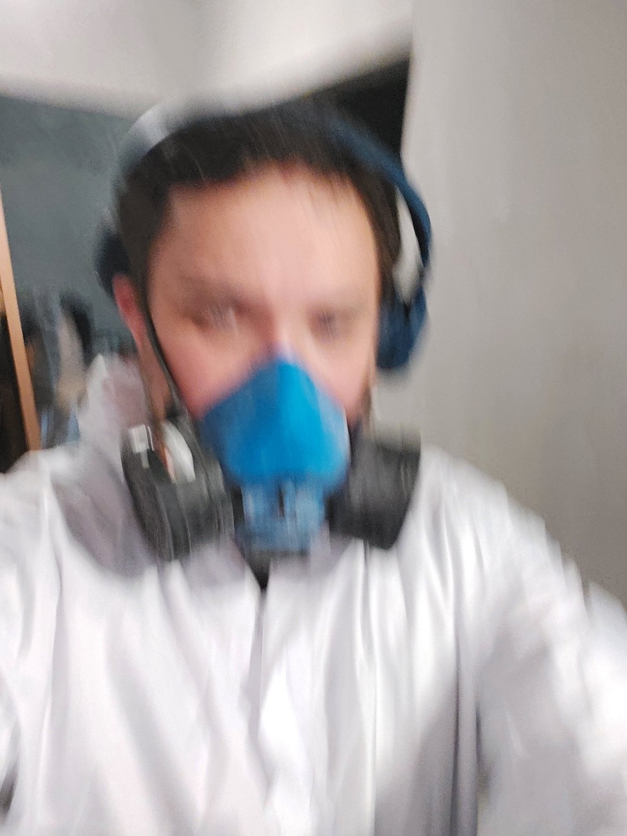 Рабочим быть пришлось!))