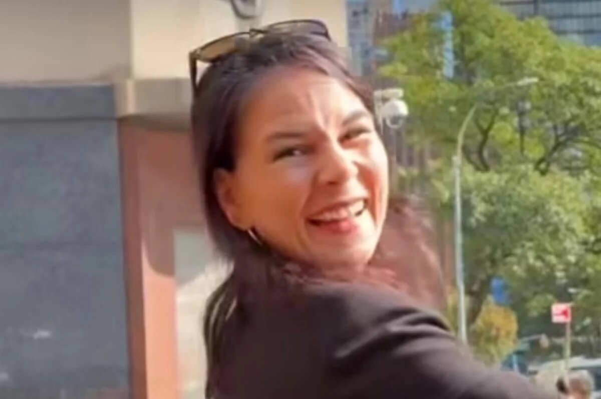    Панкратов: «железная леди» Бербок прячет тревожность за агрессией