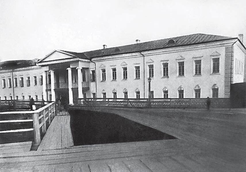 Гимназия, в которой учился и работал Ершов