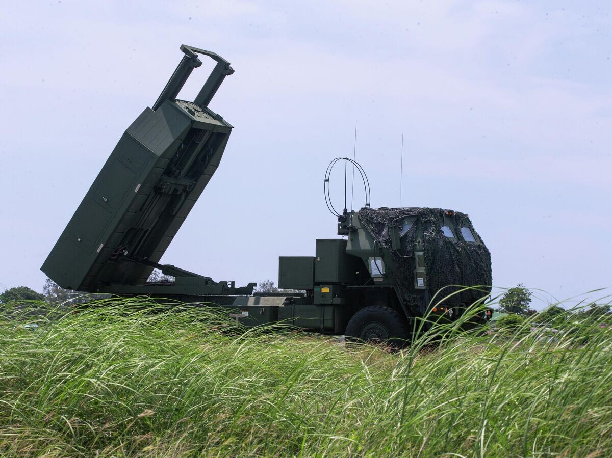    Американская высокомобильная ракетно-артиллерийская система оперативно-тактического назначения HIMARS© Фото : U.S. Marine Corps / Cpl. Ujian Gosun