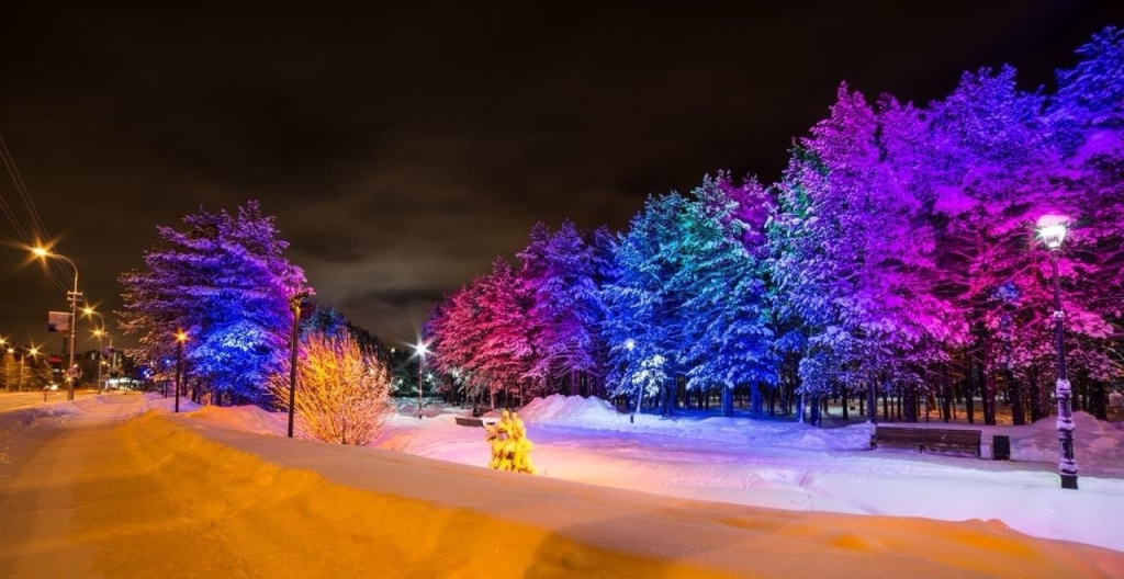    В Пыть-Яхе расширяют архитектурную подсветку городских объектов