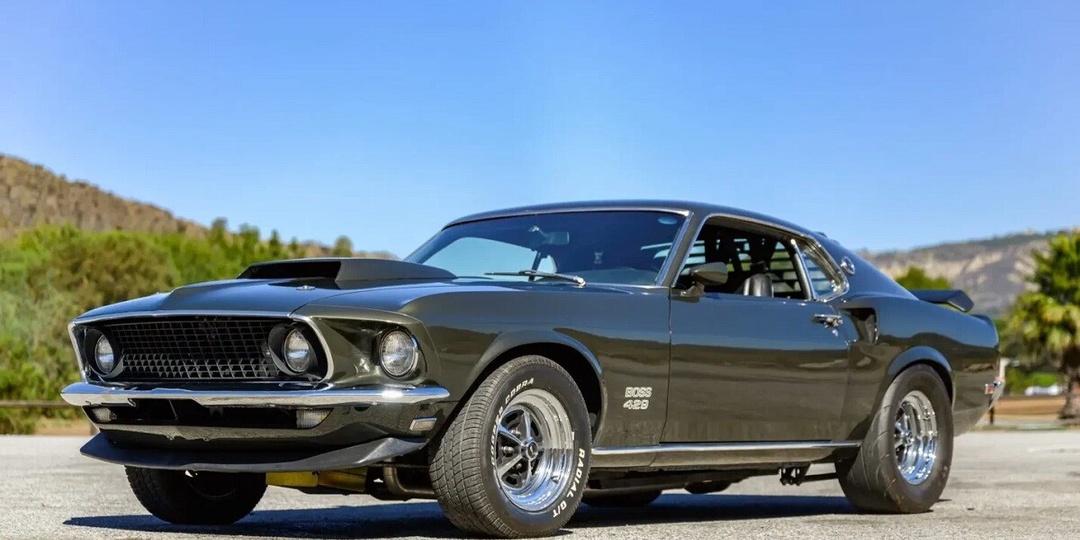 Объём двигателя — 9,8 литра, мощность — более 1 000 л. с.: эксклюзивный Ford Mustang выставили на аукцион