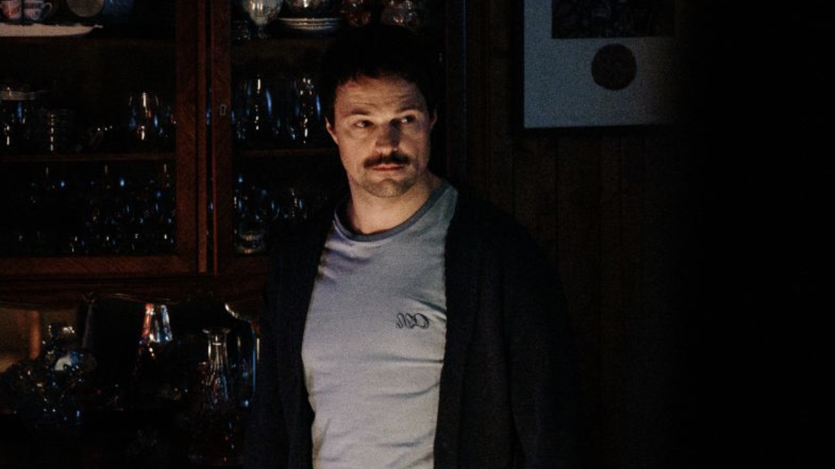 кадр из сериала «Бар «Один звонок»