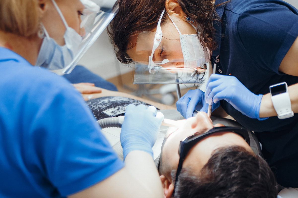 Фотография взята с сайта стоматологии Дмитрович Фэмили https://www.dmitrovich.ru/