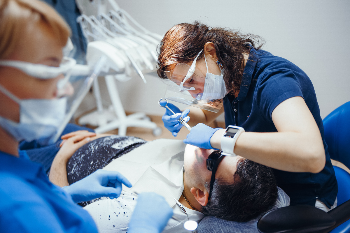 Фотография взята с сайта стоматологии Дмитрович Фэмили https://www.dmitrovich.ru/