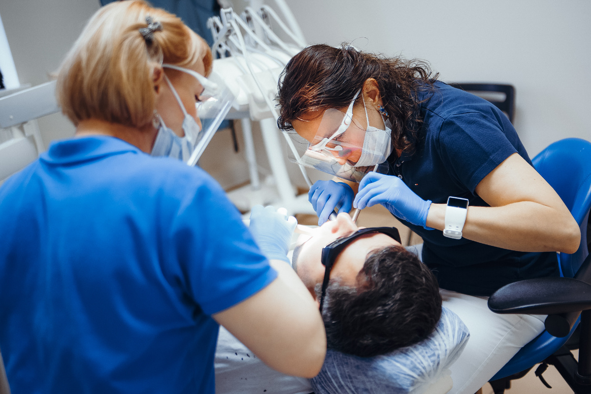 Фотография взята с сайта стоматологии Дмитрович Фэмили https://www.dmitrovich.ru/