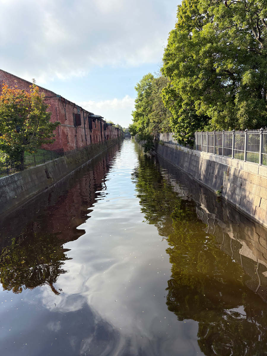 Фото автора. Обводный канал в Кронштадте.