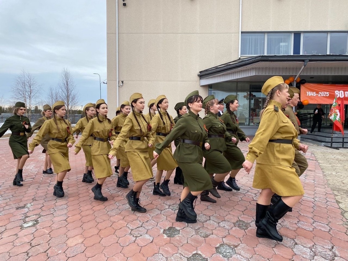    Более пяти тысяч жителей Сургутского района приняли участие в масштабном фестивале «Помните»