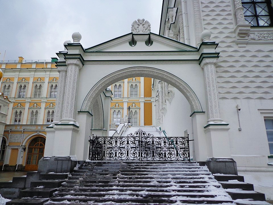 Красное крыльцо 