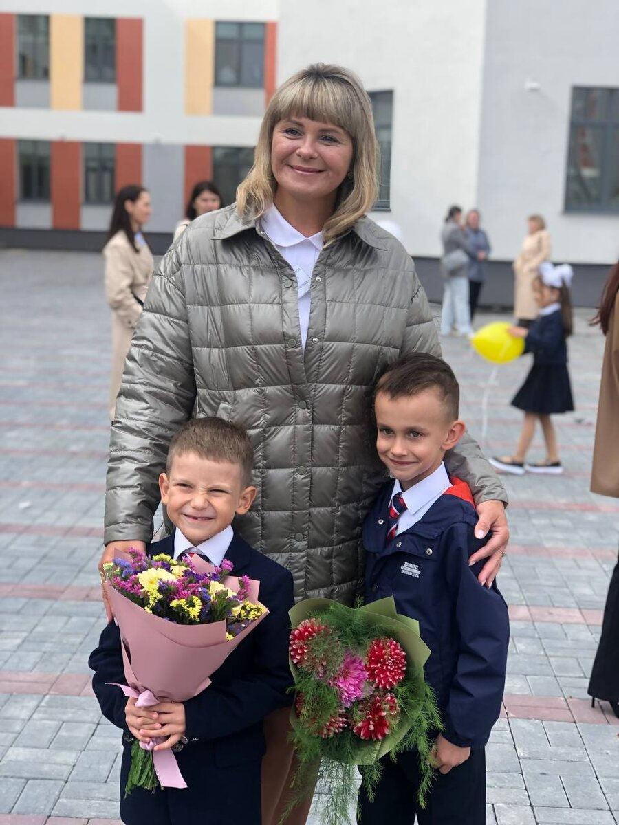 Юлия Глазырина со своими учениками. Фото: личный архив