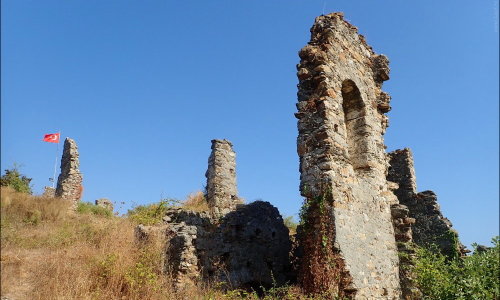 Развалины города Наула