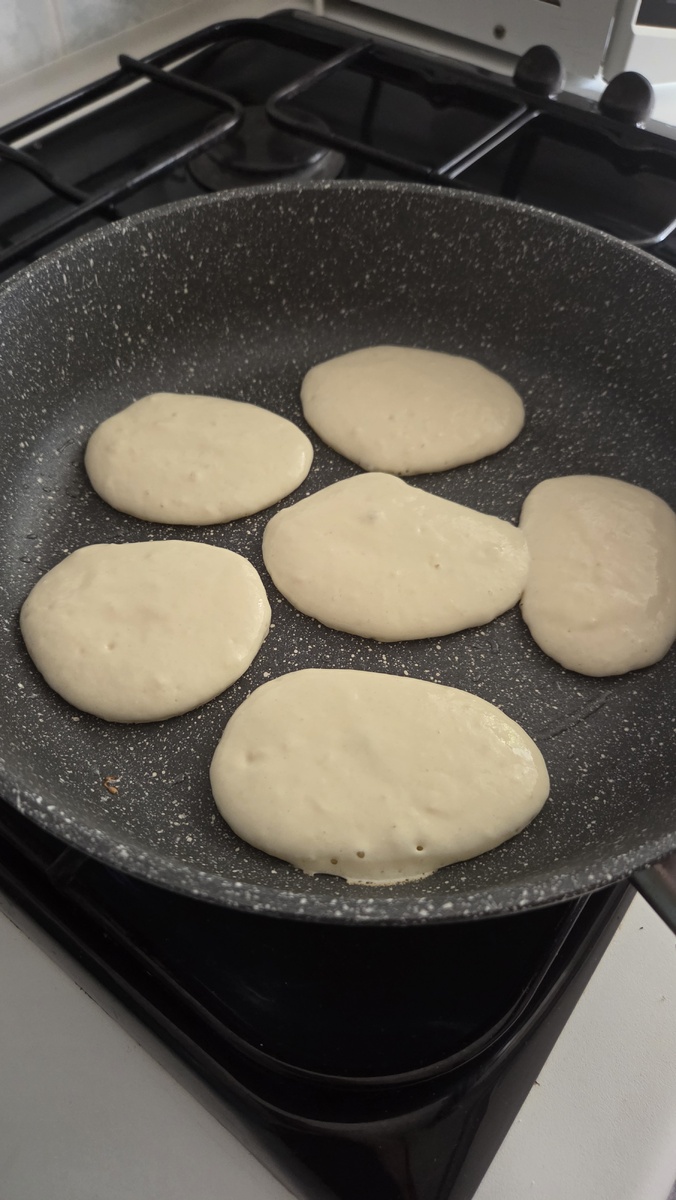 Жарим оладушки.